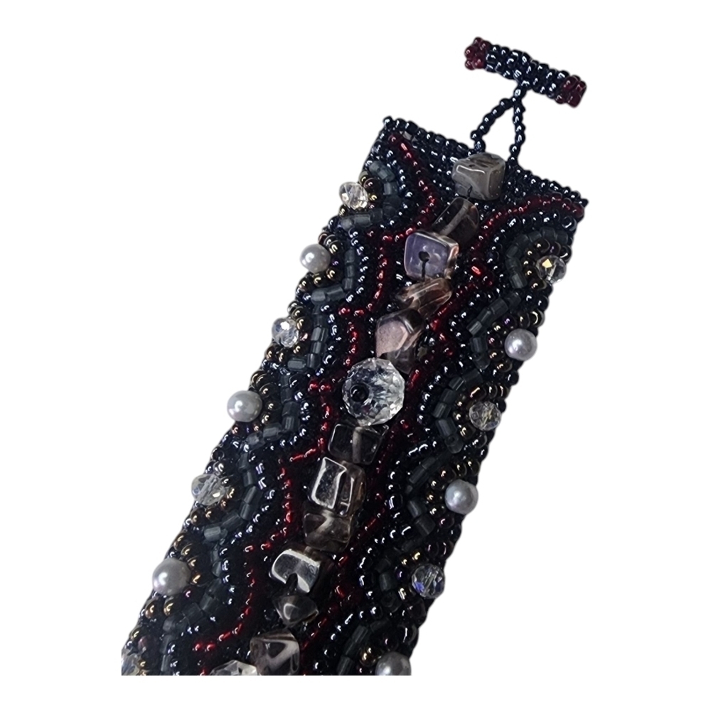 Wooven beaded necklace. Glass, Crystals and Simulated Pearls